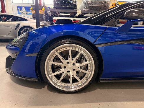 Used 2018 McLaren 570S Spider RWD image 12