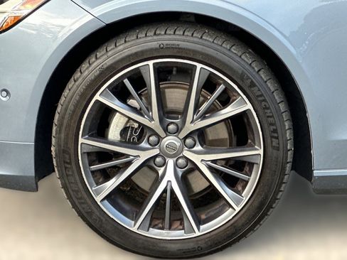 Used 2018 Volvo S90 T5 Momentum w/ Convenience Package image 11