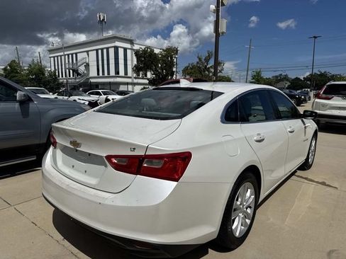 Used 2017 Chevrolet Malibu LT FWD image 7