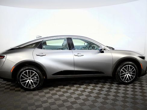 Used 2023 Toyota Crown Platinum image 6