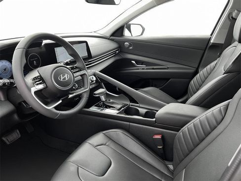 New 2025 Hyundai Elantra Limited image 14