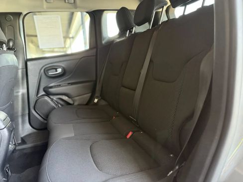 Used 2020 Jeep Renegade Altitude AWD/4WD image 15