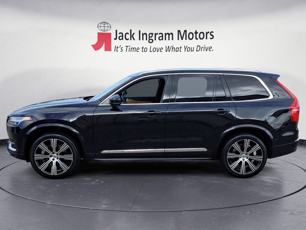 Used 2023 Volvo XC90 T8 Plus AWD/4WD image 2