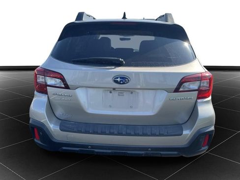 Used 2018 Subaru Outback 2.5i Limited AWD/4WD image 4