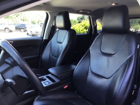 Used 2021 Ford Edge Titanium AWD/4WD image 24