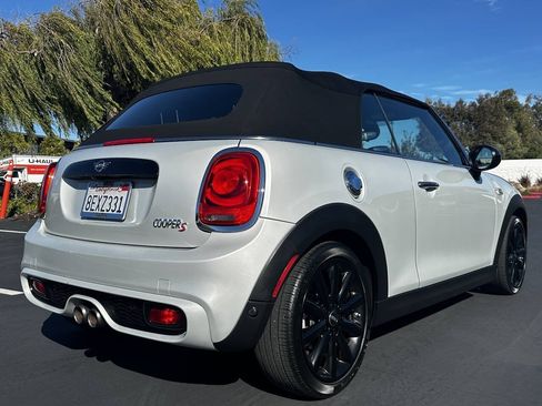 Used 2019 MINI Cooper S w/ Signature Upholstery Package FWD image 6