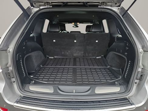 Used 2019 Jeep Grand Cherokee Limited RWD image 11