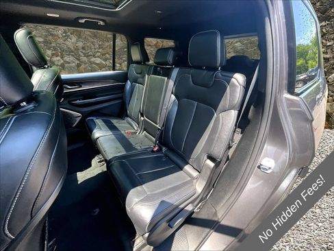 Used 2023 Jeep Grand Cherokee L Overland AWD/4WD image 24