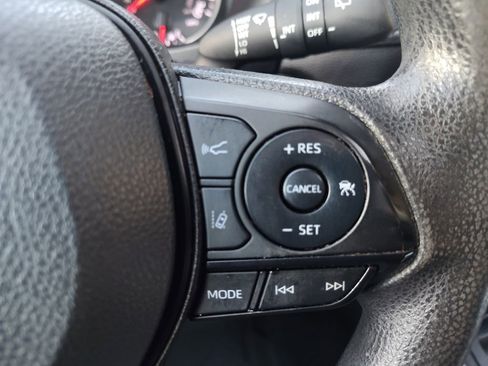 Used 2022 Toyota RAV4 XLE image 25