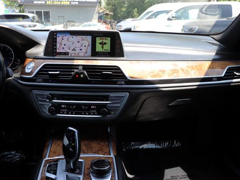 Used 2018 BMW 740i xDrive 740i xDrive Sedan image 18