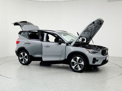 New 2026 Volvo XC40 B5 Plus w/ Protection Package Premier image 10