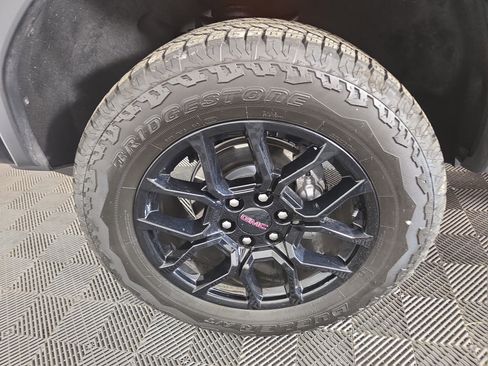 Used 2025 GMC Canyon Denali w/ LPO, Denali Black Edition image 28