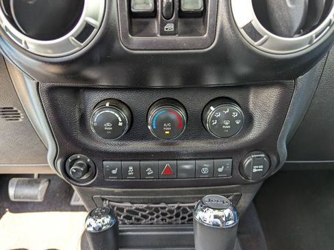 Used 2017 Jeep Wrangler Unlimited Sahara w/ Quick Order Package 24E Chief AWD/4WD image 22