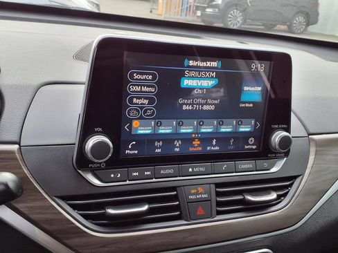 Used 2024 Nissan Altima 2.5 SV FWD image 5