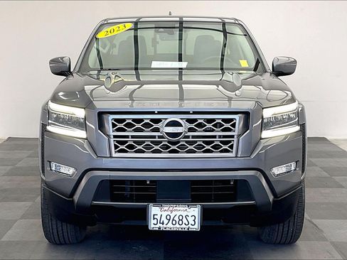 Used 2023 Nissan Frontier SV w/ SV Premium Package RWD image 2