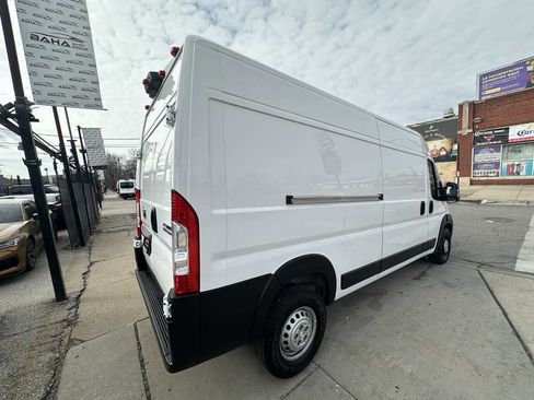 Used 2025 RAM ProMaster 2500 w/ Convenience Group FWD image 8