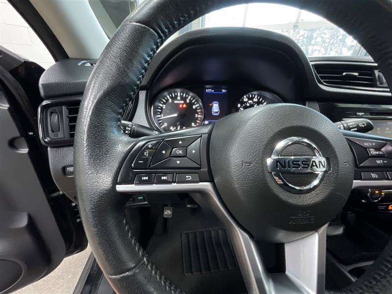 Used 2020 Nissan Rogue SV FWD image 21