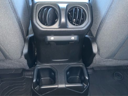 Used 2022 Jeep Wrangler Unlimited Sport AWD/4WD image 43