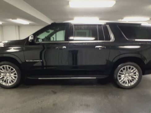 New 2025 Chevrolet Suburban Premier image 41