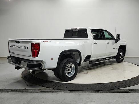 Used 2023 Chevrolet Silverado 3500 LTZ w/ LTZ Convenience Package AWD/4WD image 7