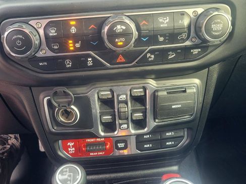 Used 2020 Jeep Wrangler Unlimited Rubicon w/ Quick Order Package 28Y Recon AWD/4WD image 26