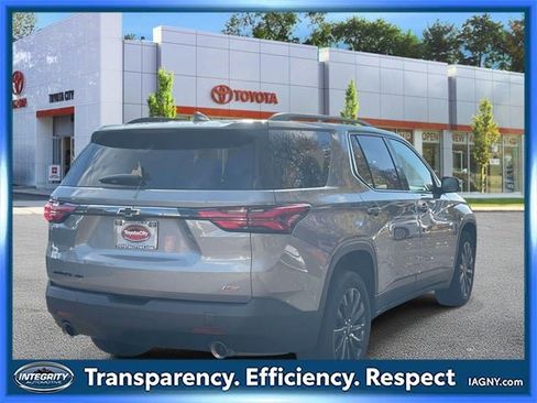 Used 2023 Chevrolet Traverse RS image 6