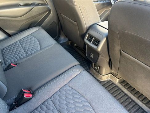 Used 2020 Chevrolet Equinox LT image 18