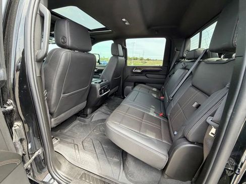 Used 2024 Chevrolet Silverado 3500 High Country w/ High Country Premium Package AWD/4WD image 19