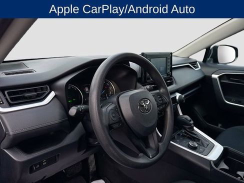 Used 2020 Toyota RAV4 LE image 10