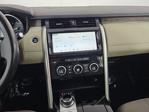Used 2017 Land Rover Discovery HSE AWD/4WD image 20