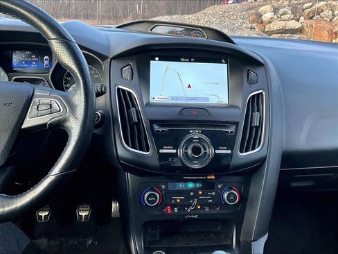 Used 2017 Ford Focus RS image 29