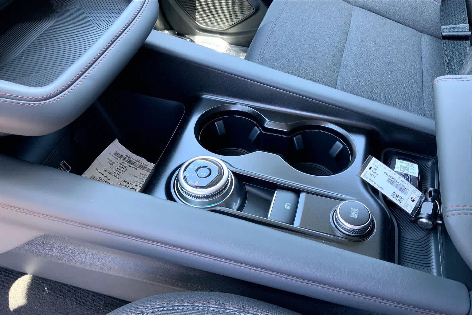 New 2026 Ford Explorer Active RWD image 7