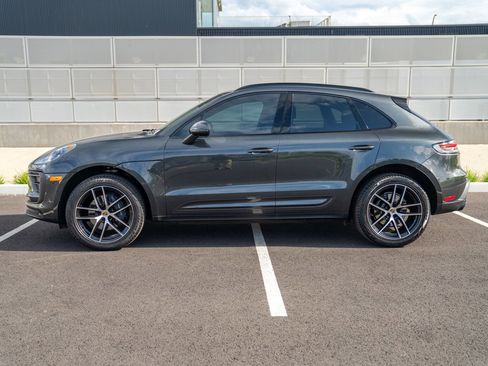 Certified 2023 Porsche Macan AWD/4WD image 2