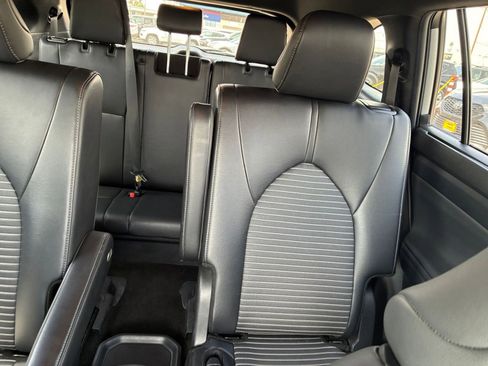 Used 2024 Toyota Highlander XSE FWD image 39