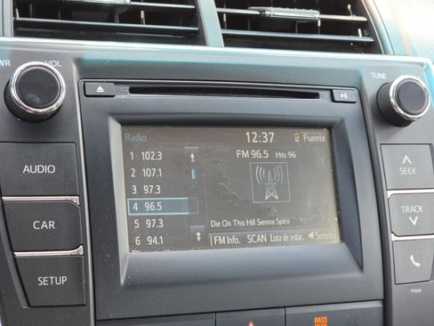 Used 2016 Toyota Camry SE image 19