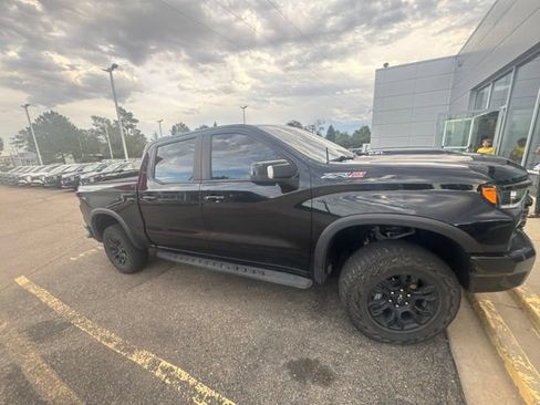 Used 2023 Chevrolet Silverado 1500 ZR2 w/ Technology Package AWD/4WD image 4