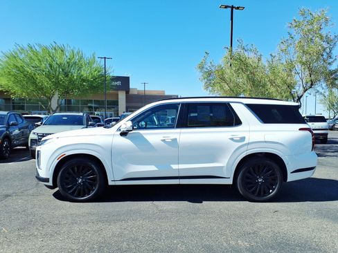 Used 2024 Hyundai Palisade Calligraphy AWD/4WD image 3