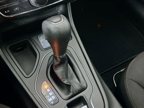 Used 2021 Jeep Cherokee Latitude image 23