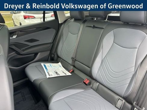 New 2026 Volkswagen Tiguan SE image 27