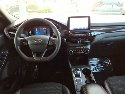 Certified 2025 Ford Escape ST-Line AWD/4WD image 13