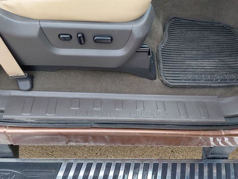 Used 2012 Ford F250 Lariat w/ Chrome Pkg AWD/4WD image 13