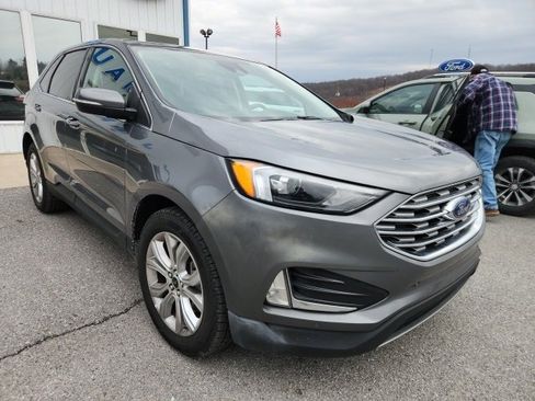 Used 2024 Ford Edge Titanium image 3