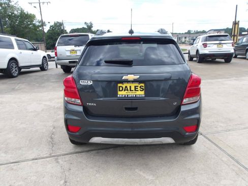Used 2017 Chevrolet Trax LT w/ LT Convenience Package FWD image 9