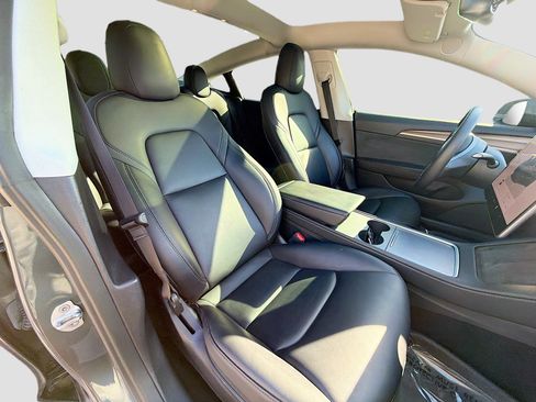 Used 2023 Tesla Model 3 Standard Range image 14