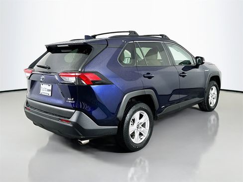 Used 2020 Toyota RAV4 XLE w/ Convenience Package image 7