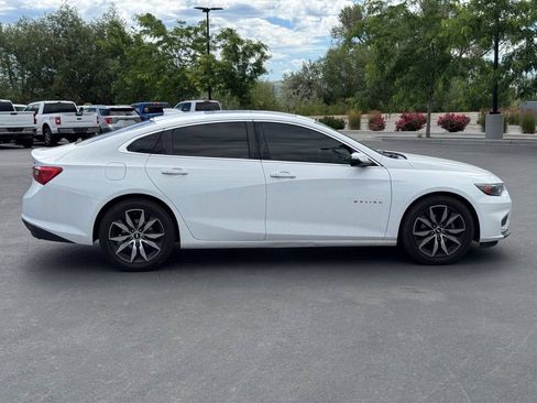 Used 2017 Chevrolet Malibu LT w/ Leather Package FWD image 8