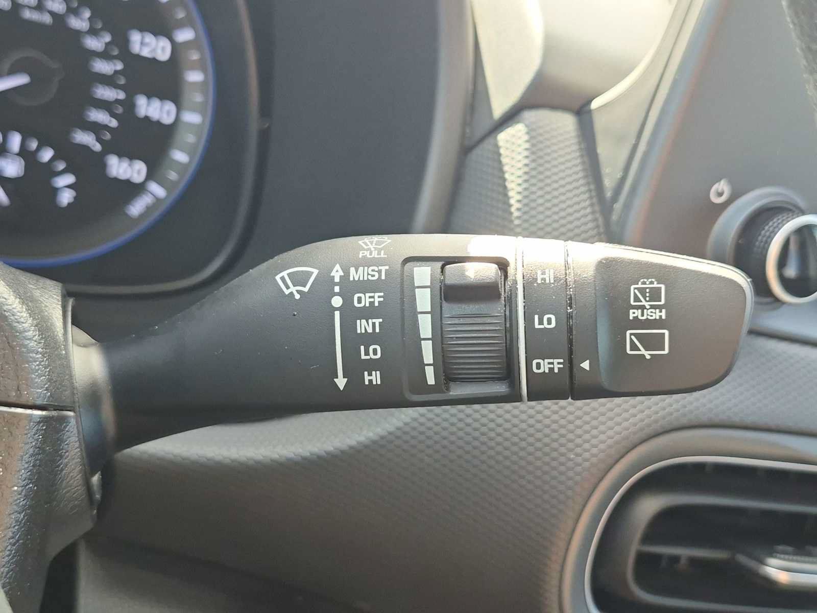 Certified 2022 Hyundai Kona SEL FWD image 24
