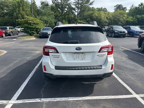 Used 2017 Subaru Outback 2.5i Premium AWD/4WD image 7