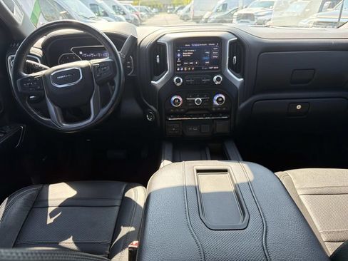 Used 2020 GMC Sierra 2500 Denali w/ Denali Ultimate Package AWD/4WD image 18