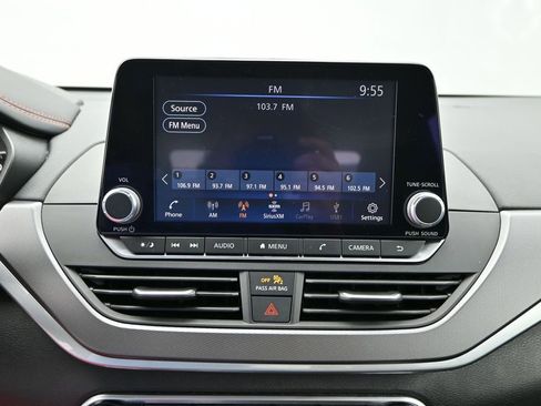 Used 2025 Nissan Altima 2.5 SR AWD/4WD image 12